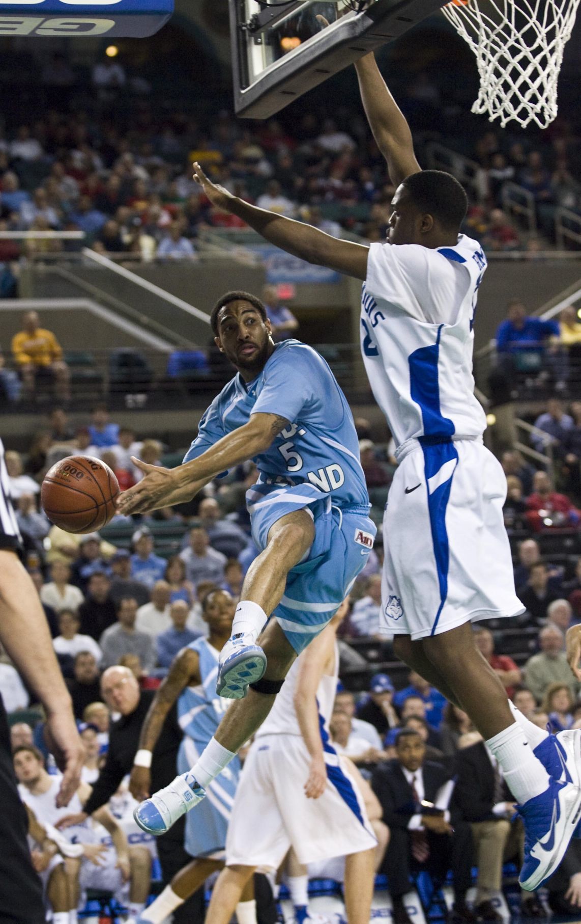 A10 basketball Quarters